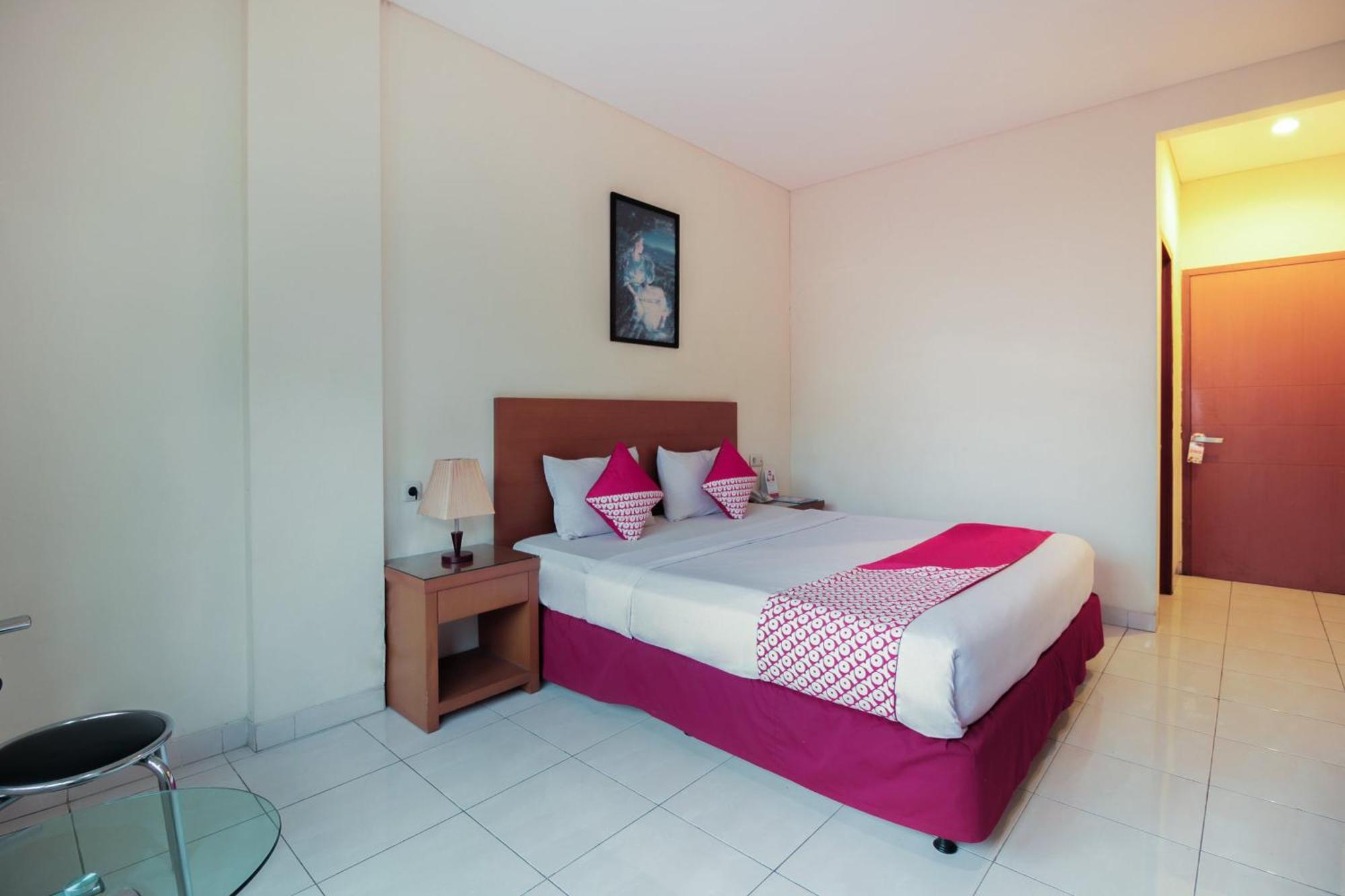 Capital O Galaxy Inn Bandung Exterior photo