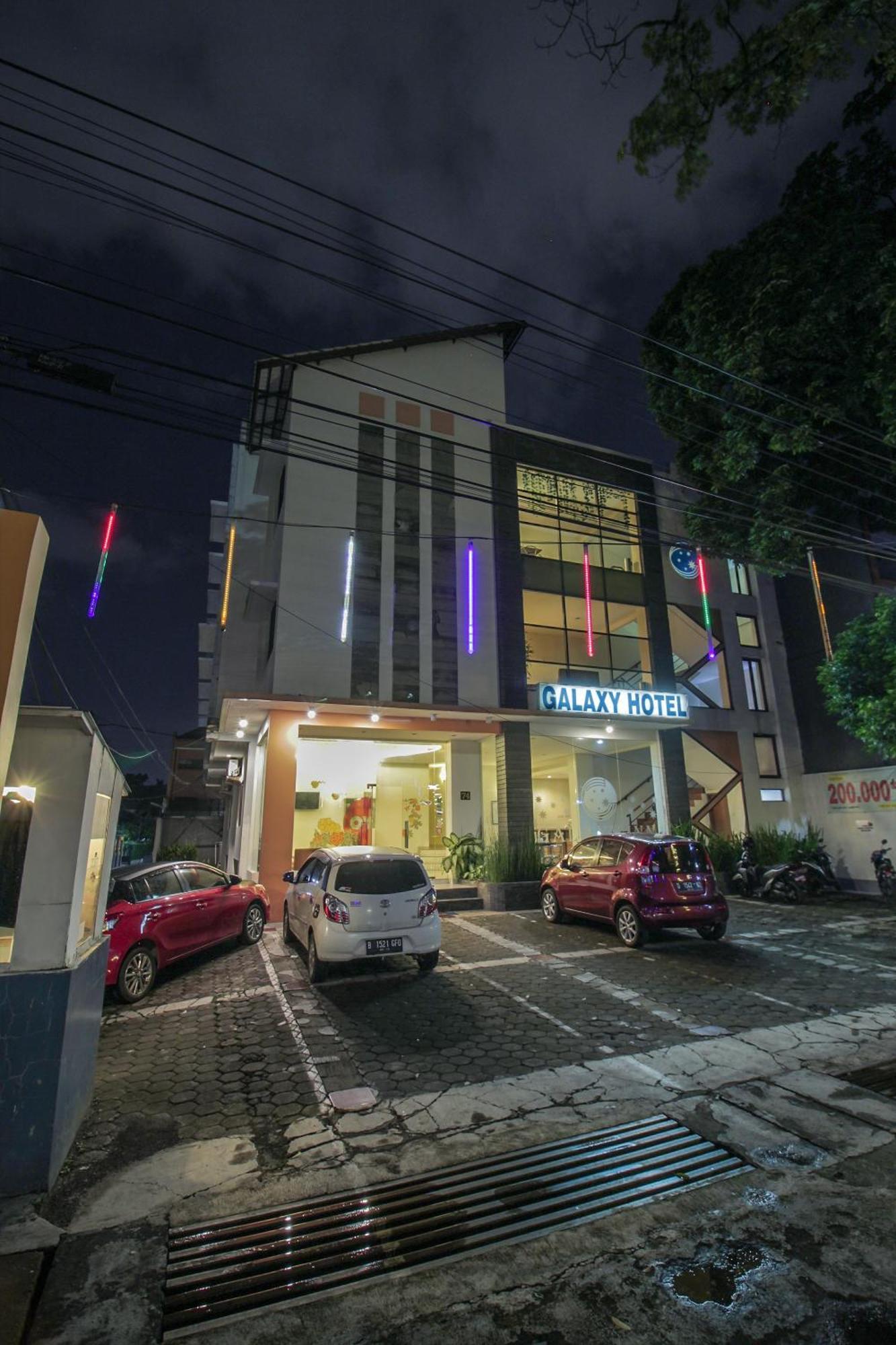 Capital O Galaxy Inn Bandung Exterior photo